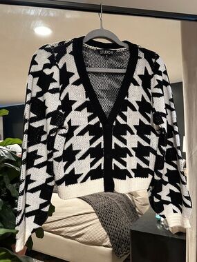 Studio 19 Black & White Houndstooth Knit Cardigan
